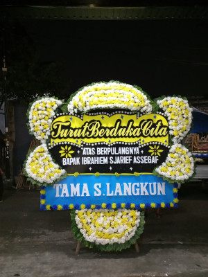 Papan Bunga Duka di Waropko